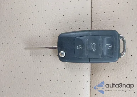 2006 Volkswagen Jetta 2.5 from USA, damaged, VIN 3VWSF71K56M791855